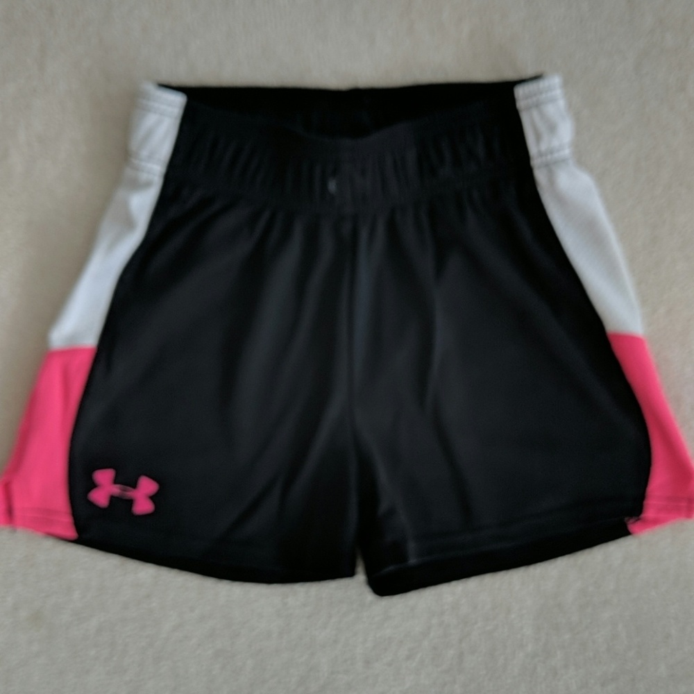 Under Armour Girls Black/Pink Shorts YMD Size Med.